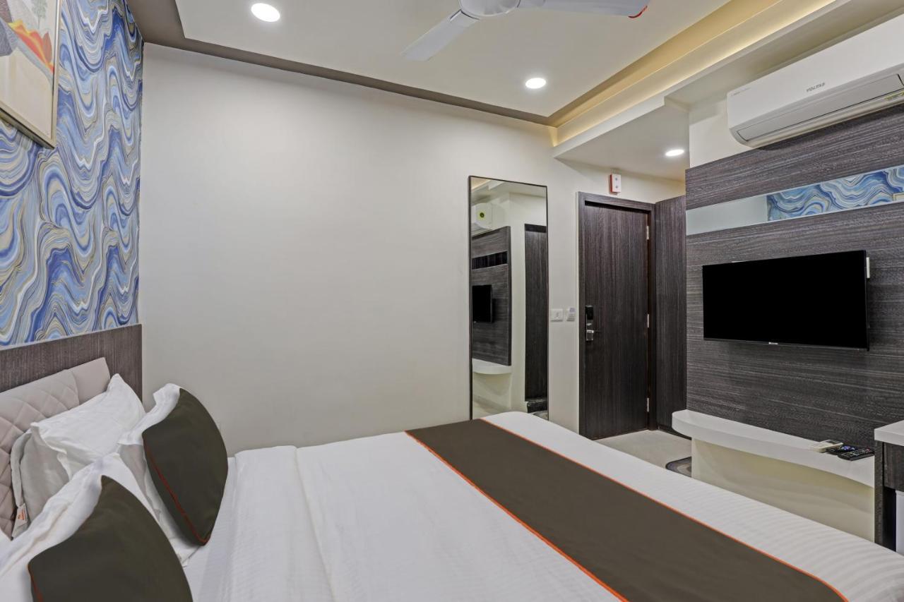 Collection O Alpha One Hotel Ahmedabad Ngoại thất bức ảnh