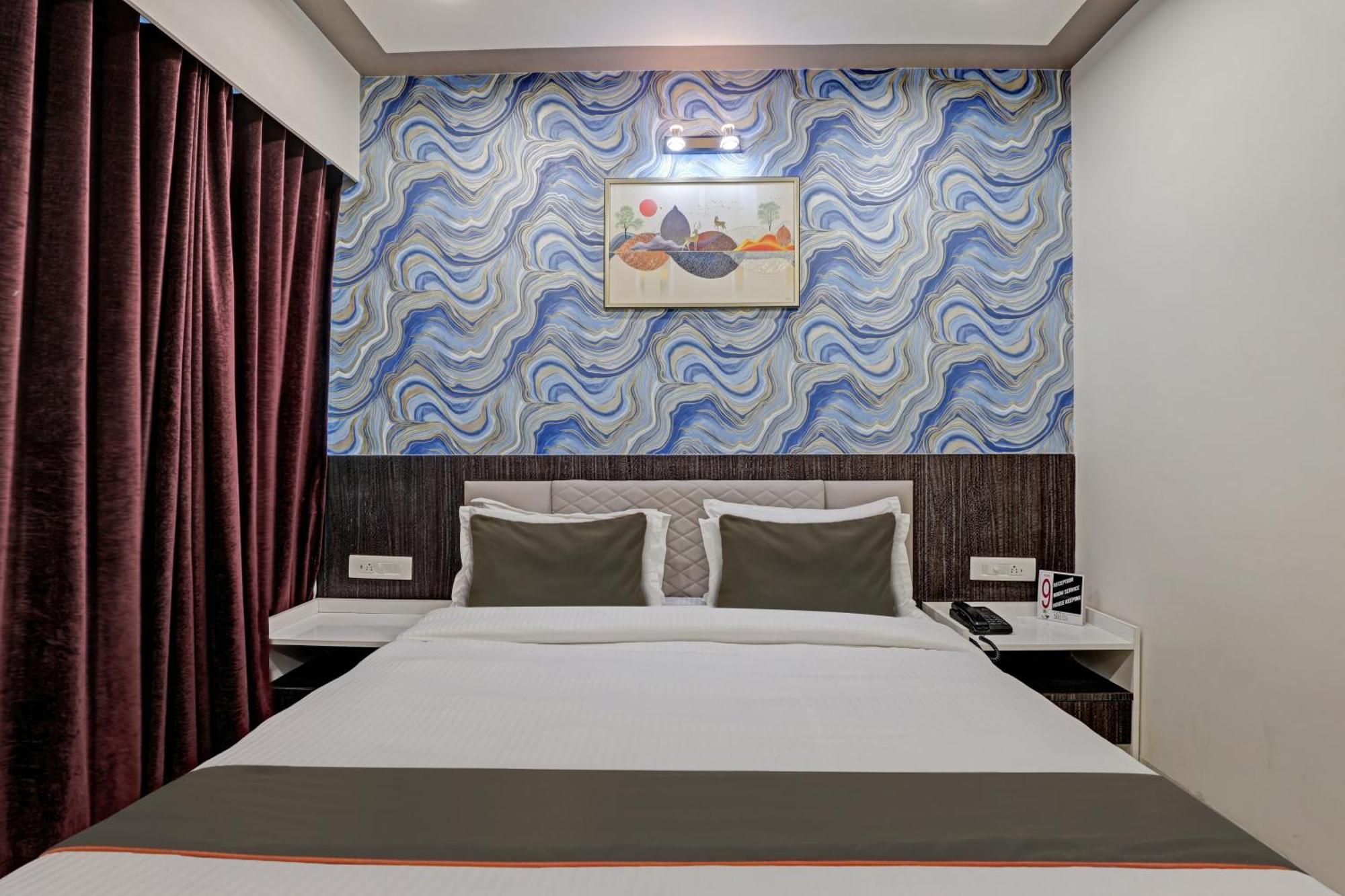 Collection O Alpha One Hotel Ahmedabad Ngoại thất bức ảnh