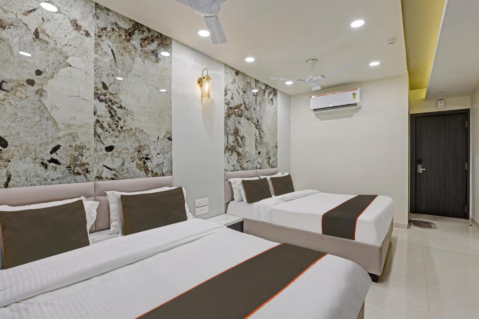 Collection O Alpha One Hotel Ahmedabad Ngoại thất bức ảnh