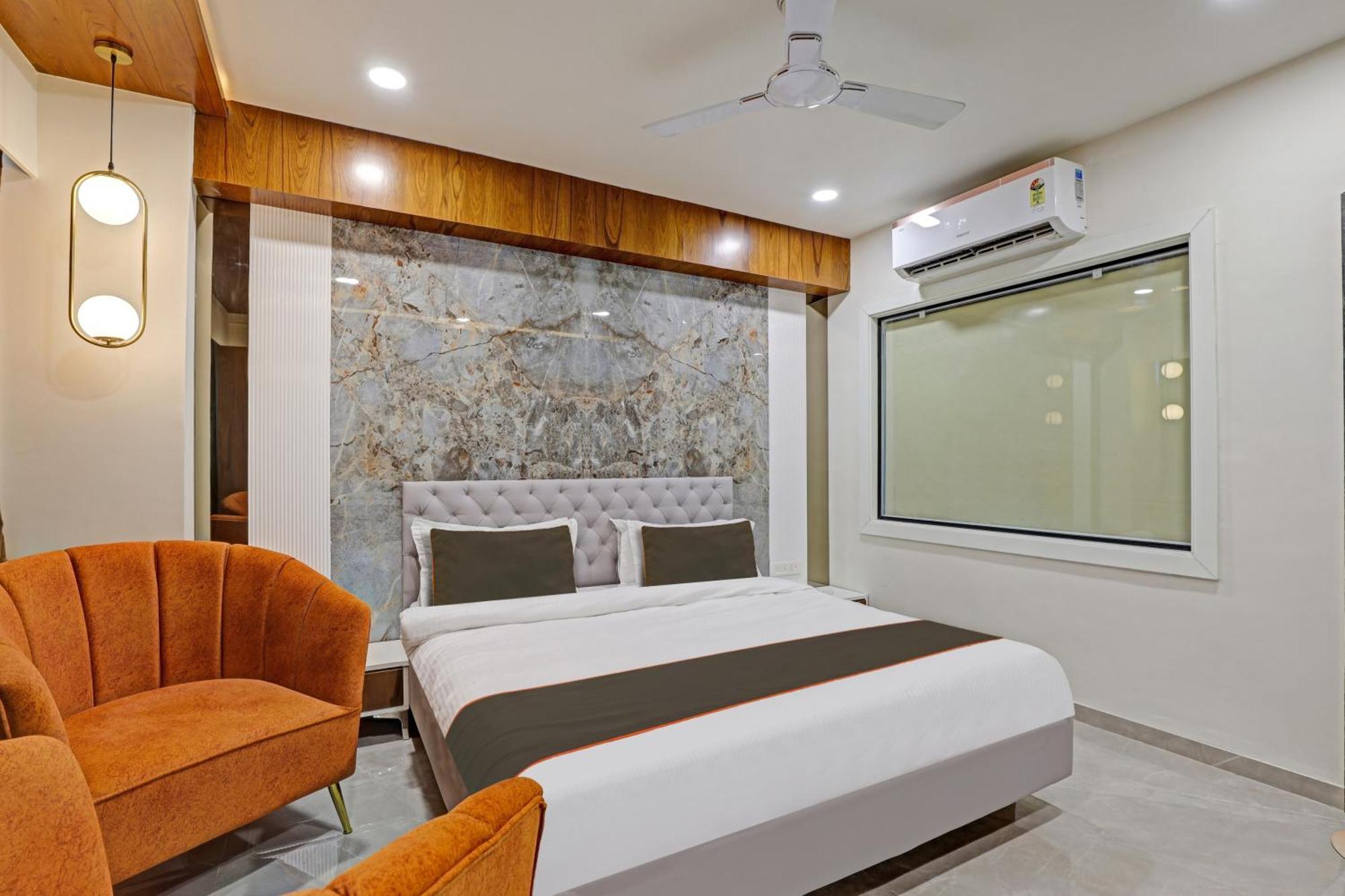 Collection O Alpha One Hotel Ahmedabad Ngoại thất bức ảnh