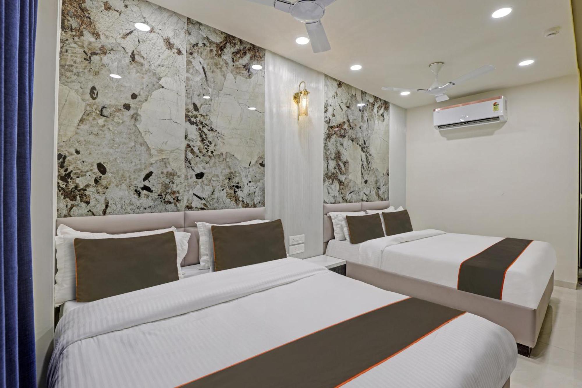Collection O Alpha One Hotel Ahmedabad Ngoại thất bức ảnh