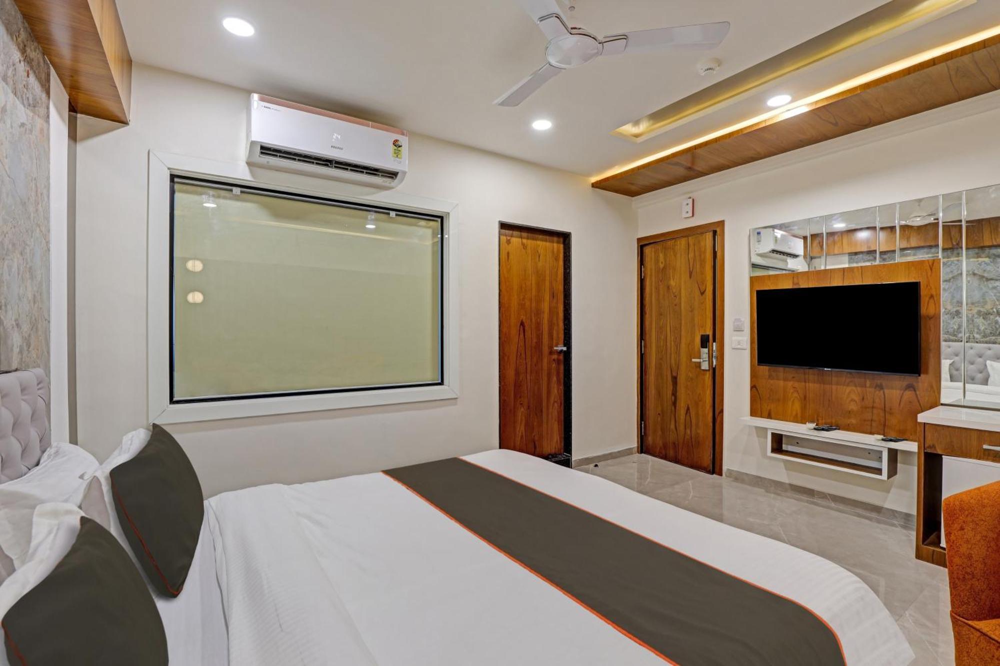 Collection O Alpha One Hotel Ahmedabad Ngoại thất bức ảnh