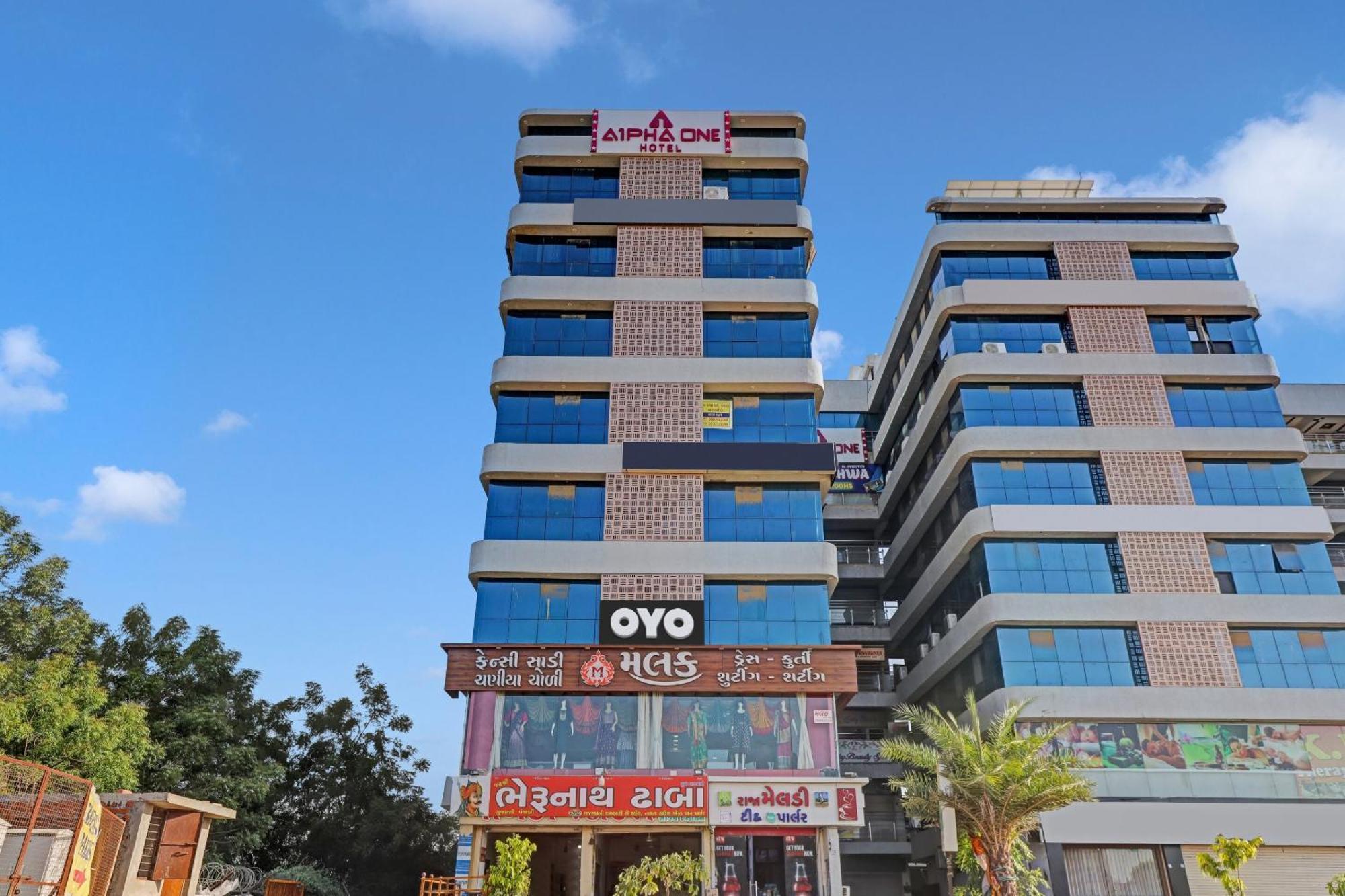 Collection O Alpha One Hotel Ahmedabad Ngoại thất bức ảnh